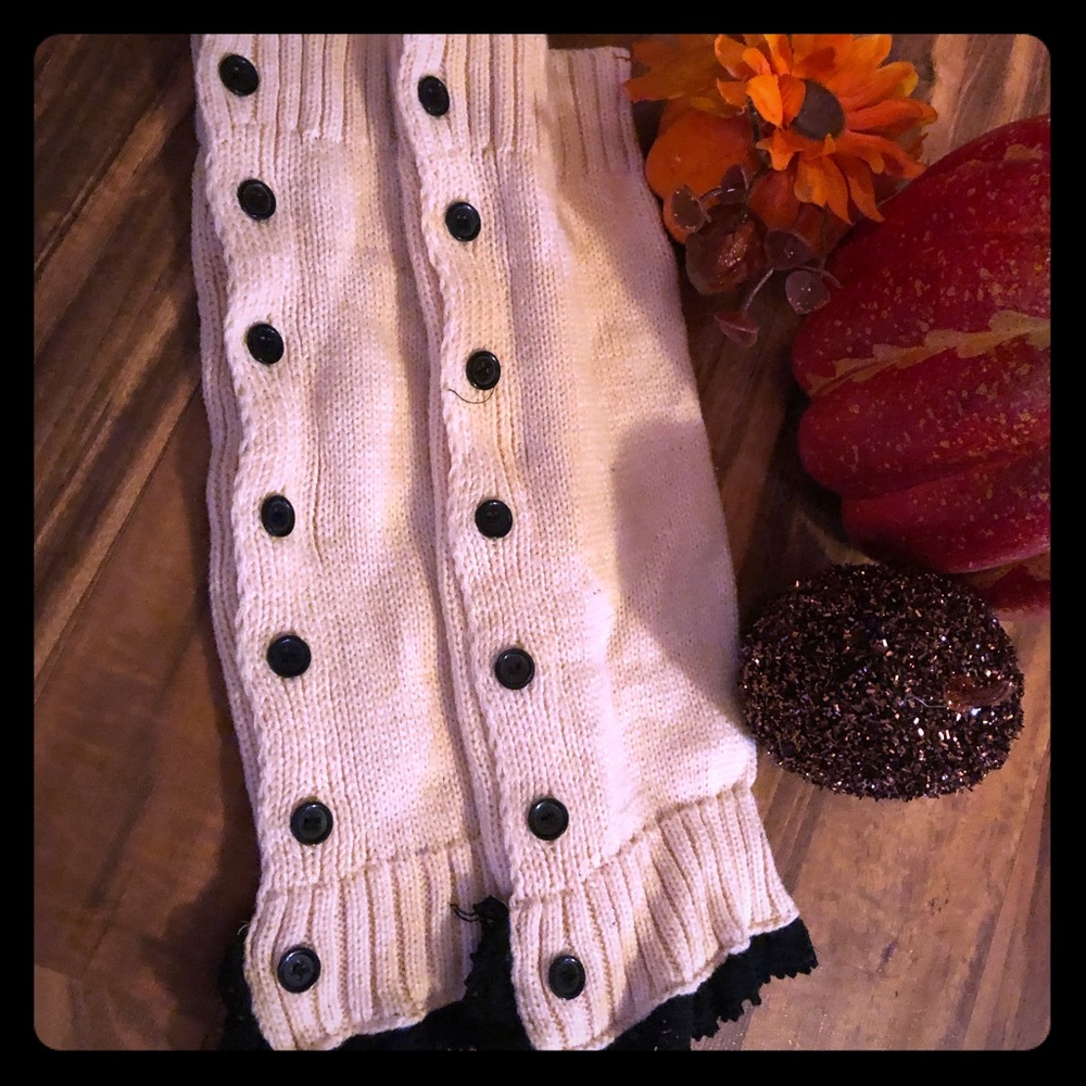 Ruffled leg warmers